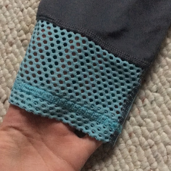 Under armour capris - Picture 3 of 3